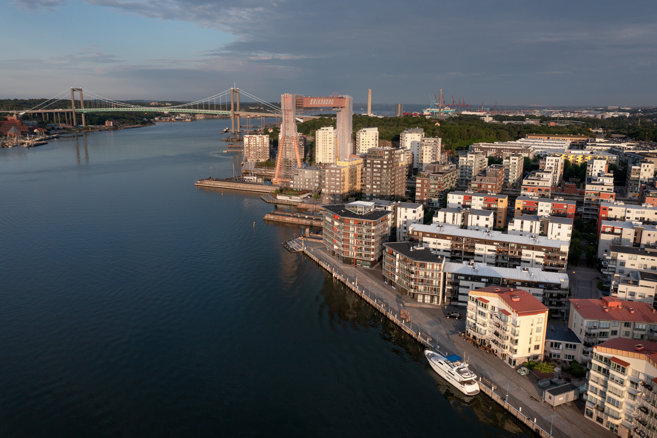 Drönarbild över Bostadsbolagets hus i området Eriksberg i Göteborg
